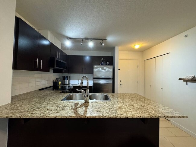 Building Photo - 11667 Haney Byp