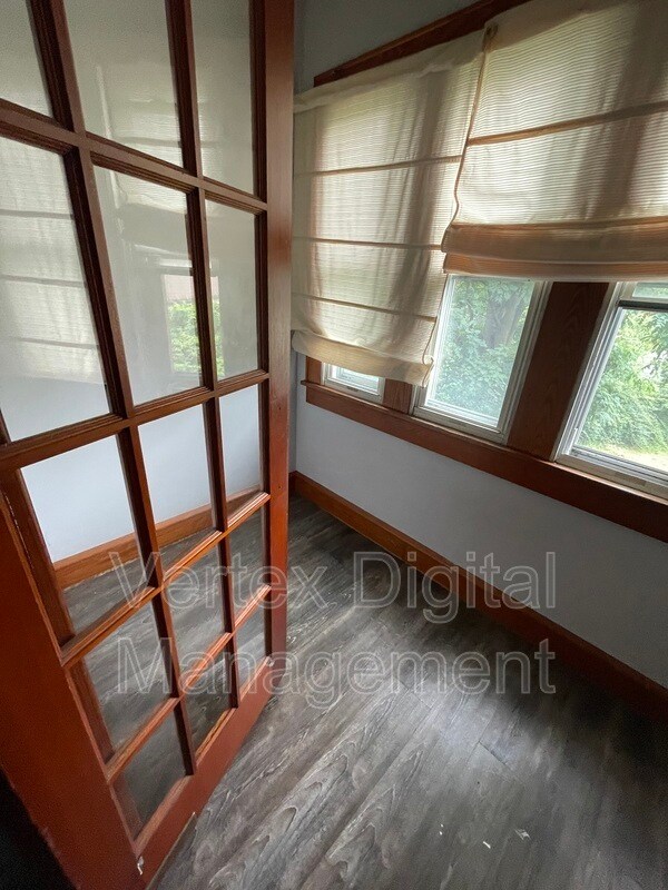 Building Photo - 703 Crown Ave