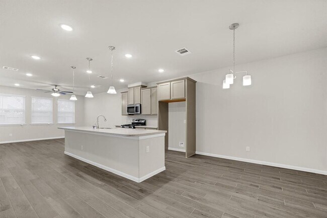 Foto del edificio - 5606 Hyde Park Dr