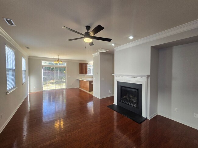 Foto del edificio - Beautiful 3 Bed 3 Bath Home in Amberly – Prime Triangle Location!