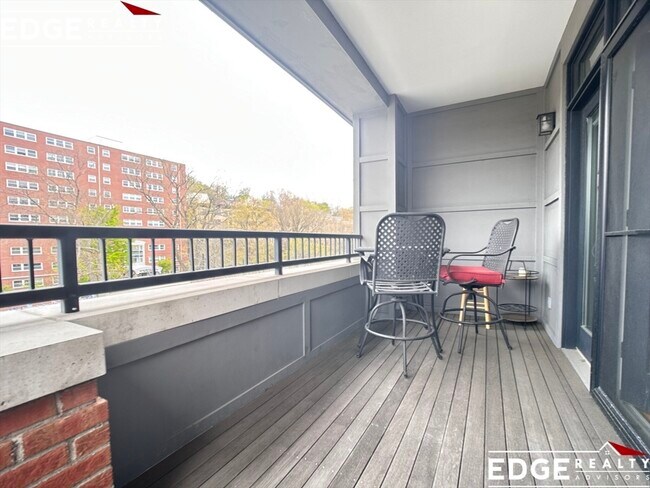 Building Photo - 1601 Beacon St