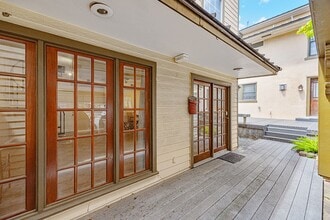 Building Photo - 702 Avondale St