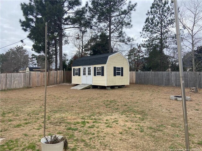 Building Photo - 50 Breezewood Dr