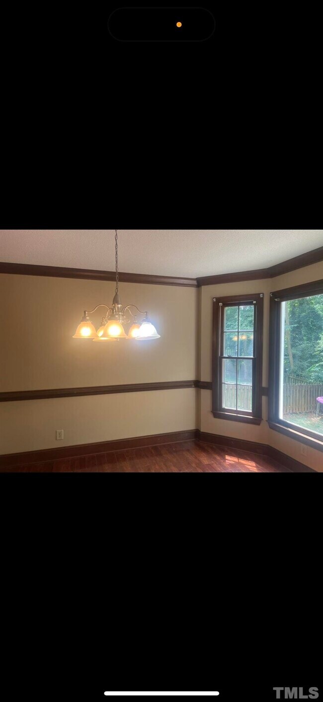 Foto del edificio - 6925 Sandringham Dr