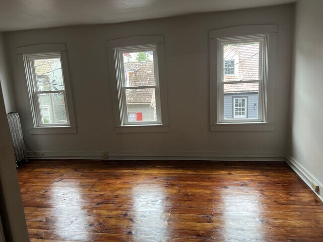 Foto del edificio - Cute 3bed 1 bath Old City Lancaster Home