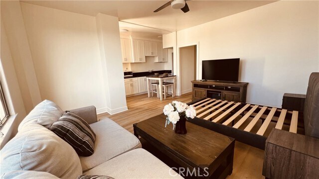 Foto del edificio - 315 W 3rd St