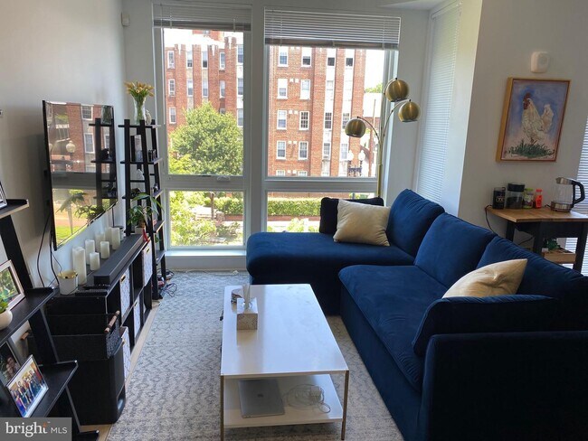 Foto del edificio - 4016 Georgia Ave NW