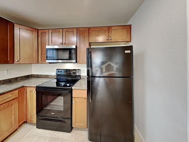 Building Photo - 2549 E Bart St