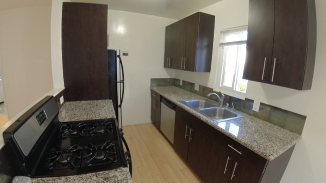 Building Photo - 924 Hancock Ave