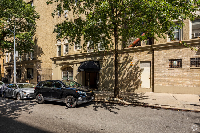 Building Photo - 201 W 92nd St