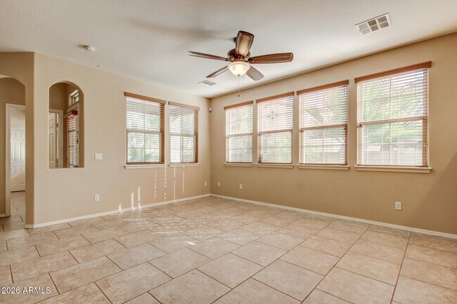 Building Photo - 21158 W Sycamore Dr
