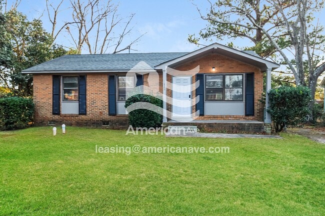 Building Photo - 428 W Lakeside Ave