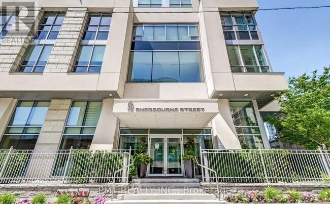 Photo du bâtiment - 500 Sherbourne St