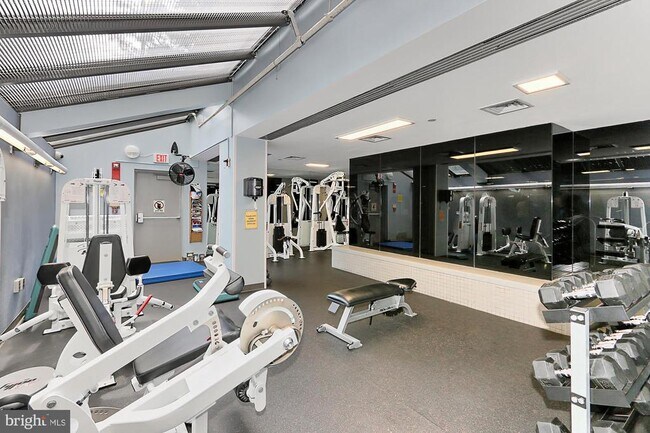 Foto del edificio - 1530 Key Blvd