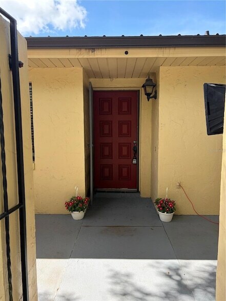 Building Photo - 1026 Medinah Dr