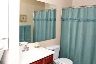 10_BG9TJ3_still_ba.jpg - Pipers Landing Apartments