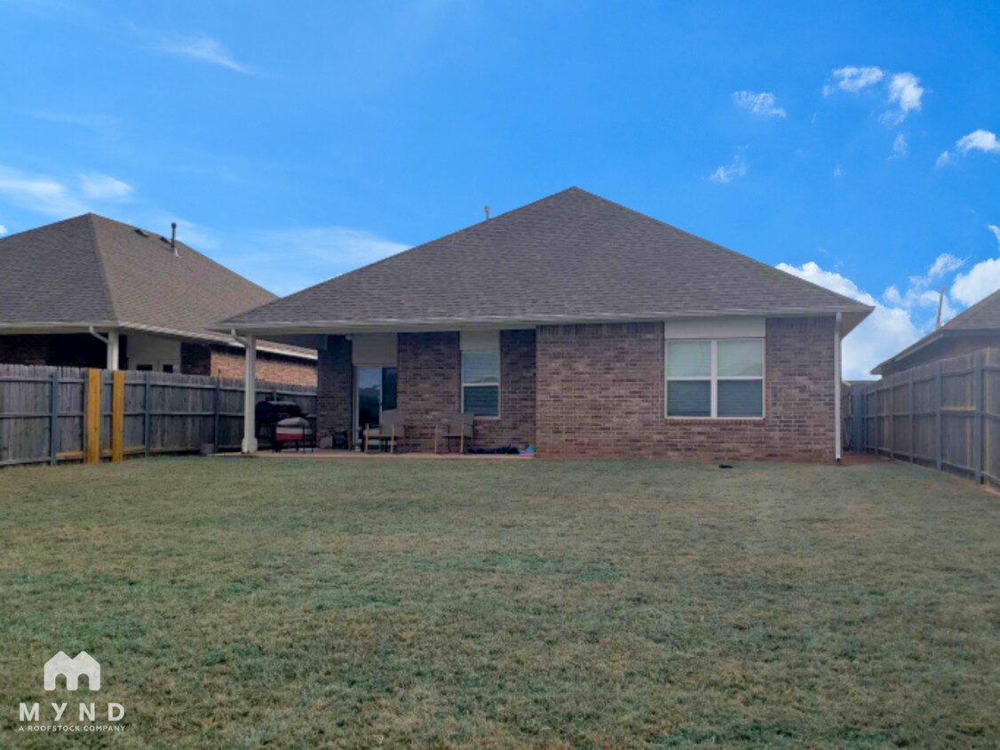 Building Photo - 14316 Peach Tree Dr