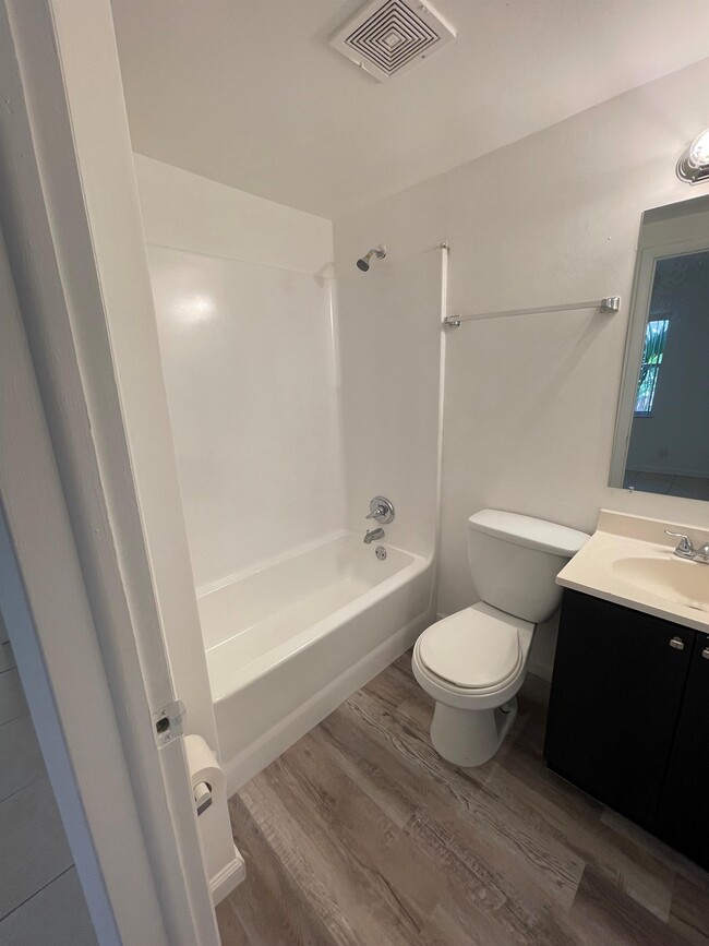 Foto del edificio - 6175 NW 57th St