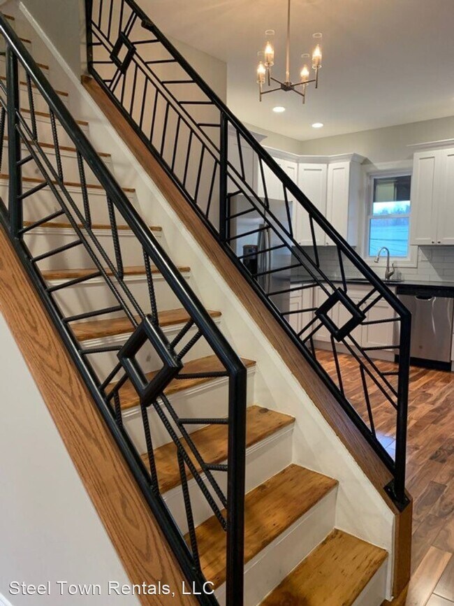 Foto del edificio - 3 br, 1.5 bath House - 4819 Dearborn Street