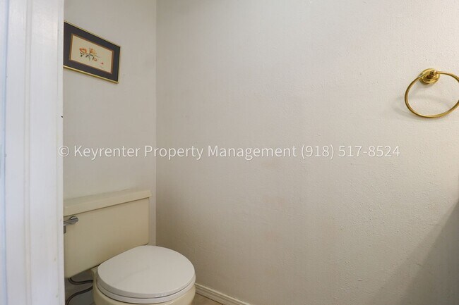Building Photo - 6246 S Yorktown Pl