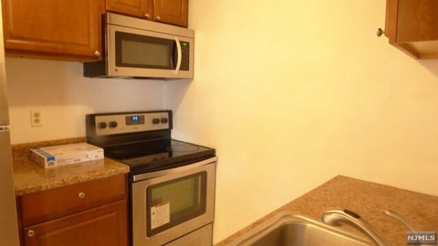 Building Photo - 224B Washington