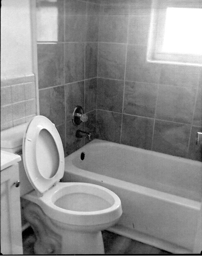 Foto del edificio - 1331 Chardon Ct