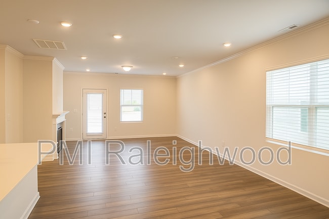Building Photo - 1060 Maple Br Cir