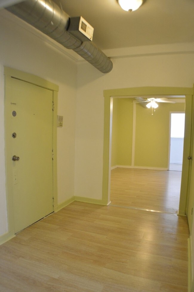 Building Photo - 3301 W Potomac Ave