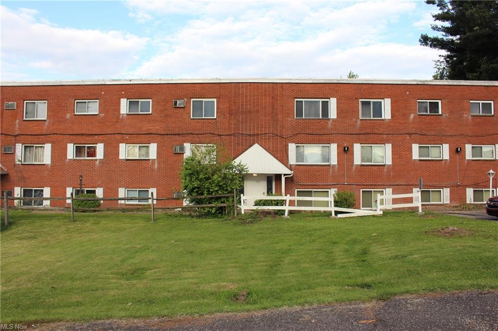 Building Photo - 770 Brady Ave