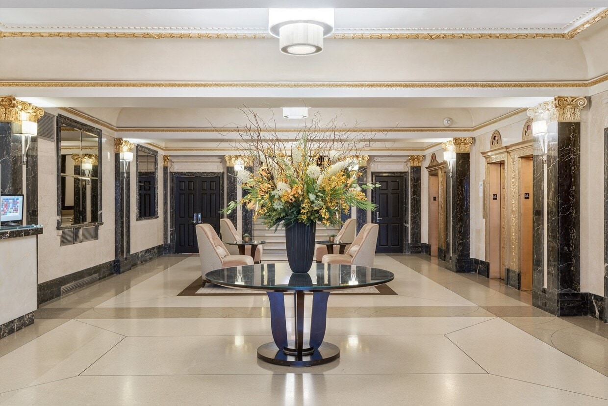 Foto principal - 27 W 72nd St