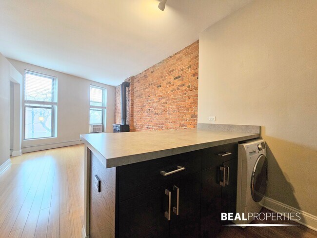 Foto del edificio - 2208 N Clark St