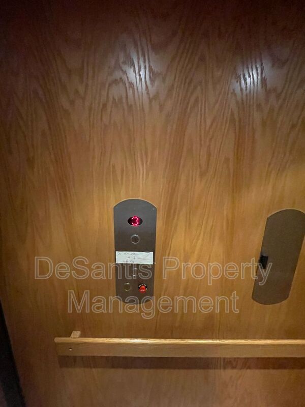 Foto del edificio - 946 Carle St