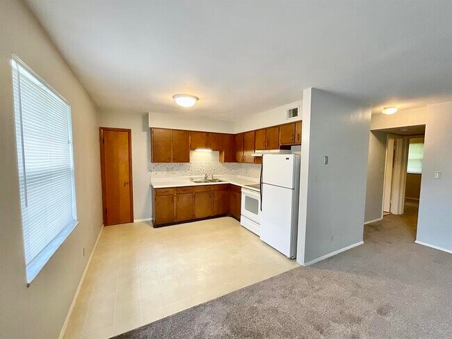 Building Photo - 522 N 38th St