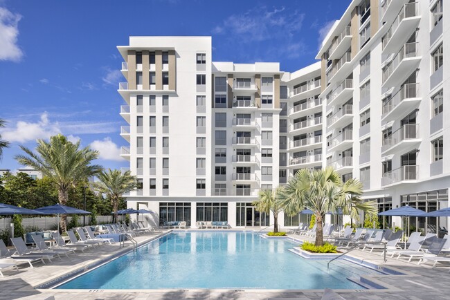 Building Photo - The Marc at Palm Beach Gardens