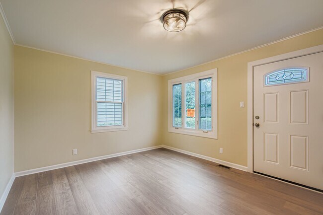 Foto del edificio - 14827 Kenneth Ave