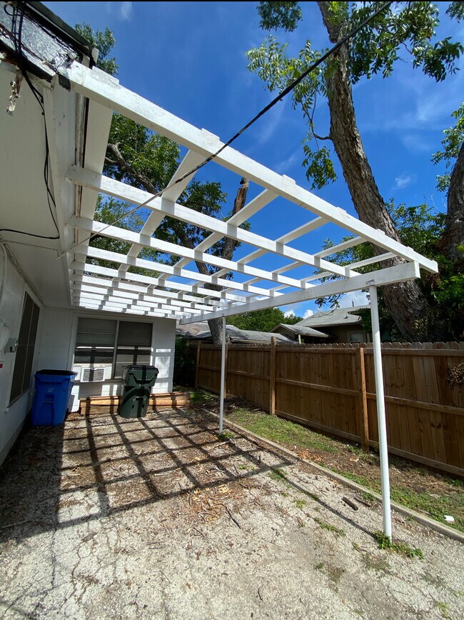 Foto del edificio - 514 N San Marcos St