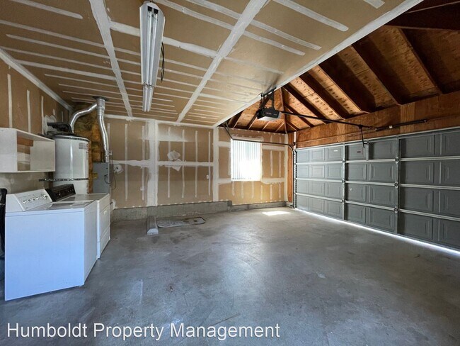 Building Photo - 3 br, 2 bath House - 2275 Silverbrook Ct