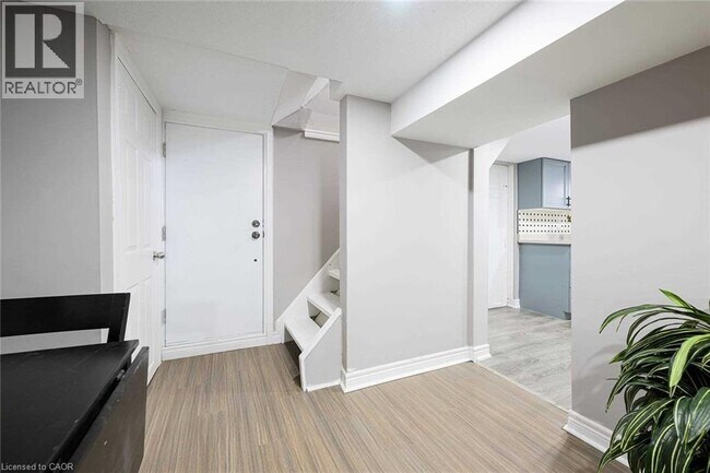 Building Photo - 28 Lottridge St