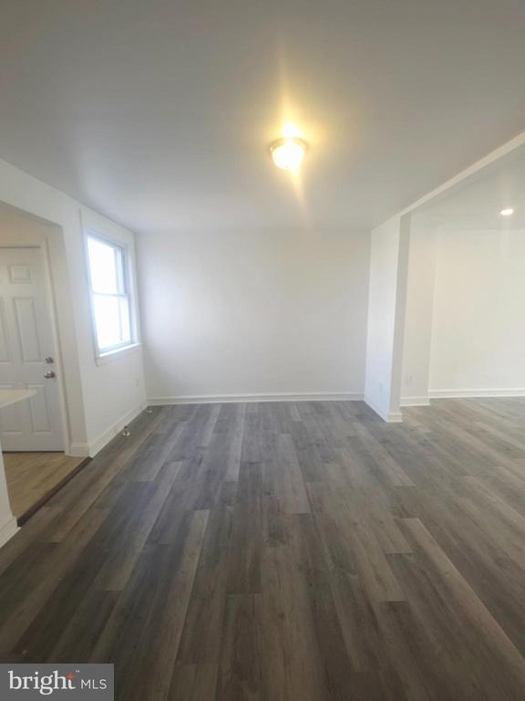 Foto del edificio - 154 N Carol Blvd