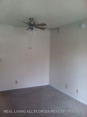 Building Photo - 1512 SE Royal Green Cir