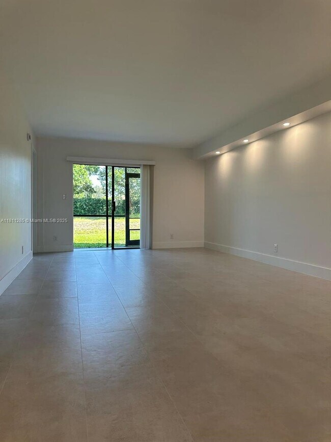 Foto del edificio - 9449 Boca Cove Cir
