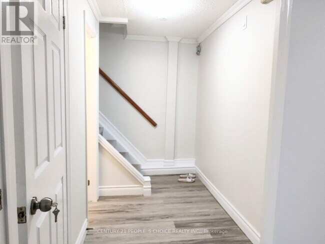 Photo du bâtiment - 1596 Warden Ave.