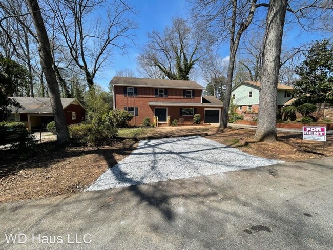 Building Photo - 5 br, 3 bath House - 18 Pine Creek Court