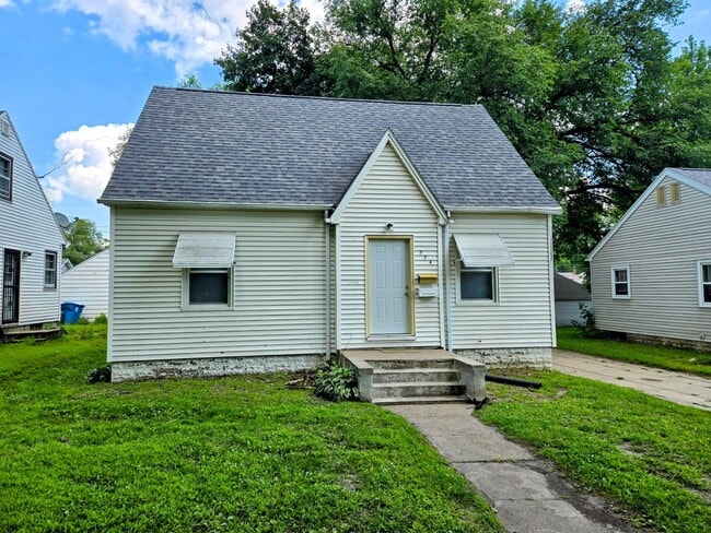 Building Photo - 534 Hope Ave