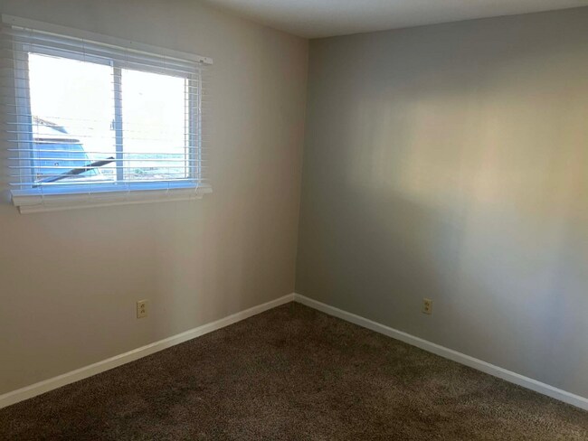 Foto del edificio - 1326 N Frye Ave