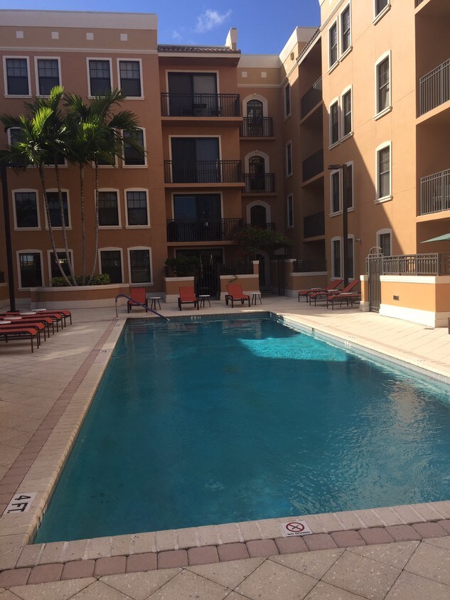 511 Lucerne Ave, Lake Worth, FL 33460 Condo for Rent in Lake Worth