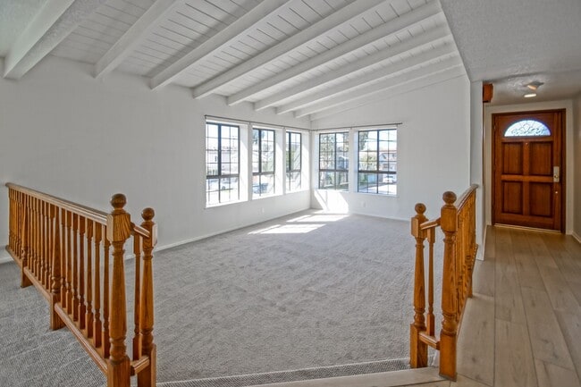 Building Photo - VERY BRIGHT & AIRY, 2050 SQ FT HOME W/ TON...