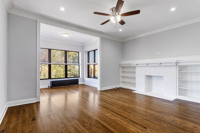 Foto del edificio - 4703 N Albany Ave