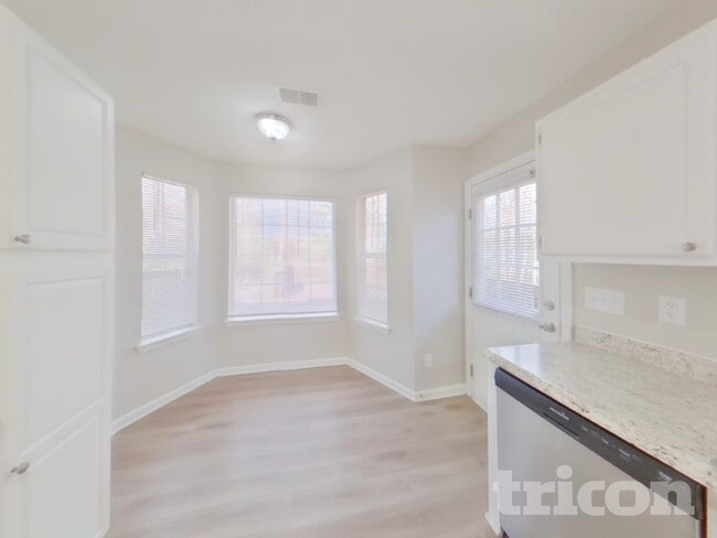 Foto del edificio - 262 Stonewood Dr