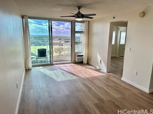 Foto del edificio - 94-979-979 Kau'Olu Pl